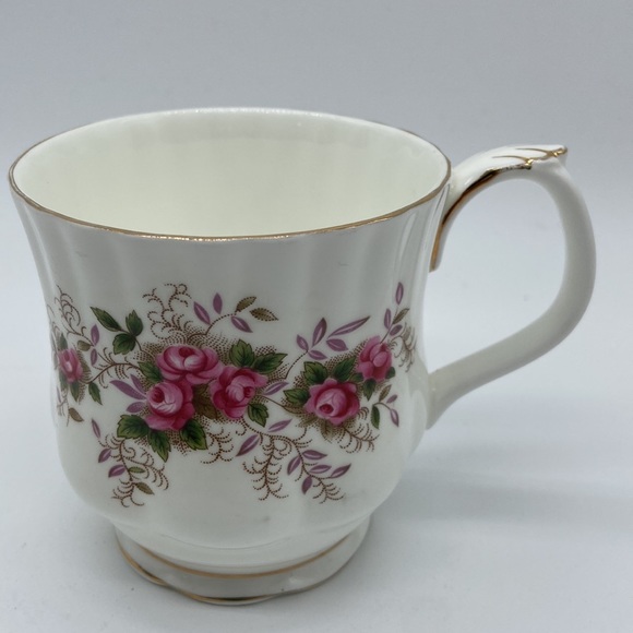 Royal Albert Lavender Rose Bone China Footed Montrose Coffee Tea Mug Floral - Picture 6 of 14